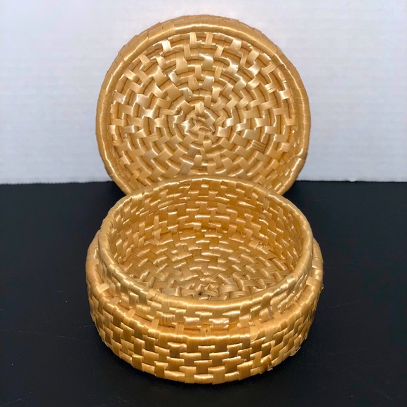 Vintage Boho decor wicker trinket box/jewery box